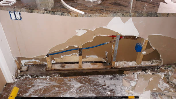 Best 24/7 water damage repair  in Sumas, WA